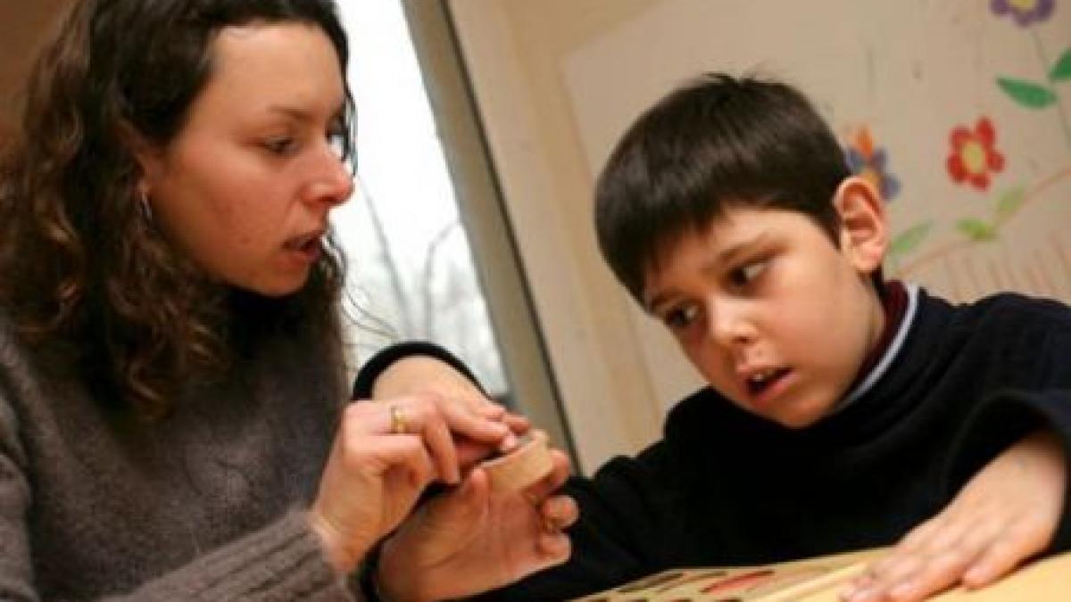 Studiu: Copiii concepuţi iarna prezintă riscuri mai mari de a suferi de autism