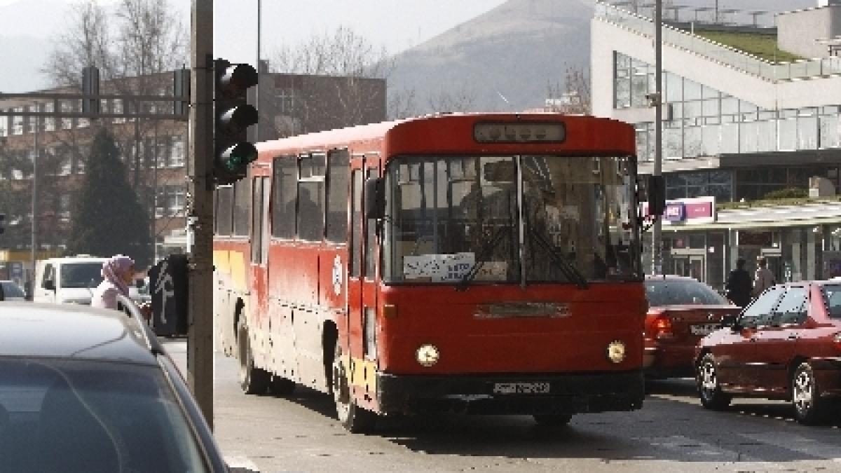 Poliţia Rutieră a verificat autovechiculele pentru transportul de elevi. Circa 350 de şoferi, amendaţi