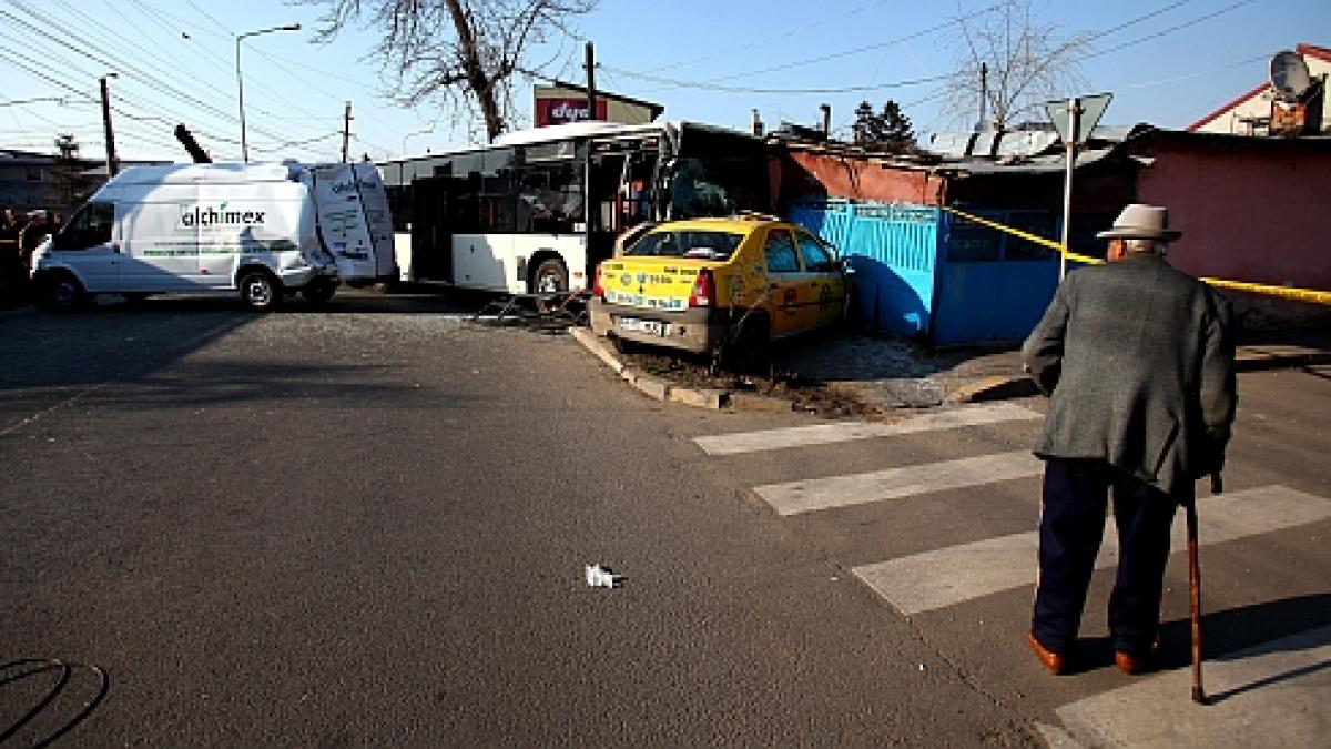 Infotrafic. Un mort şi 26 de răniţi, în accidentele din ultimele 24 de ore