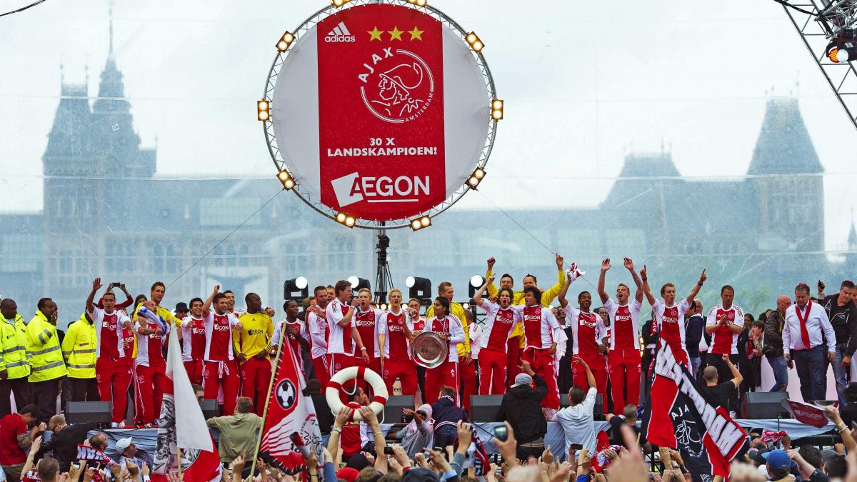 Weekendul campionilor în Europa: Ajax câştigă titlul în Olanda, Lille a cucerit Cupa Franţei