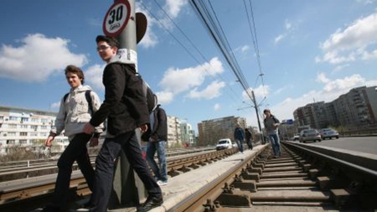 Un bărbat a murit, după ce a fost călcat de tramvai în cartierul Rahova din Bucureşti