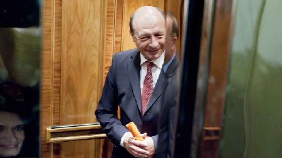 Băsescu: Bucureştiul nu are nevoie de referendum. Parlamentul decide dacă desfiinţează sectoarele