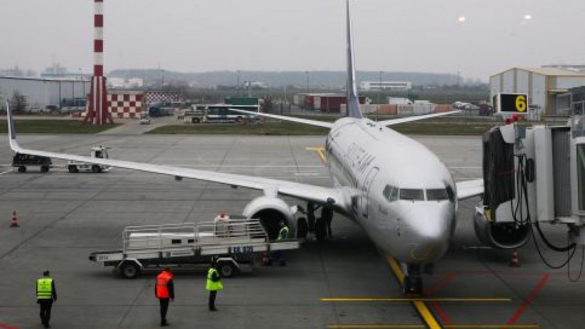 Demnitarii filaţi de DNA, cercetaţi într-un dosar privind modernizarea aeroportului din Iaşi