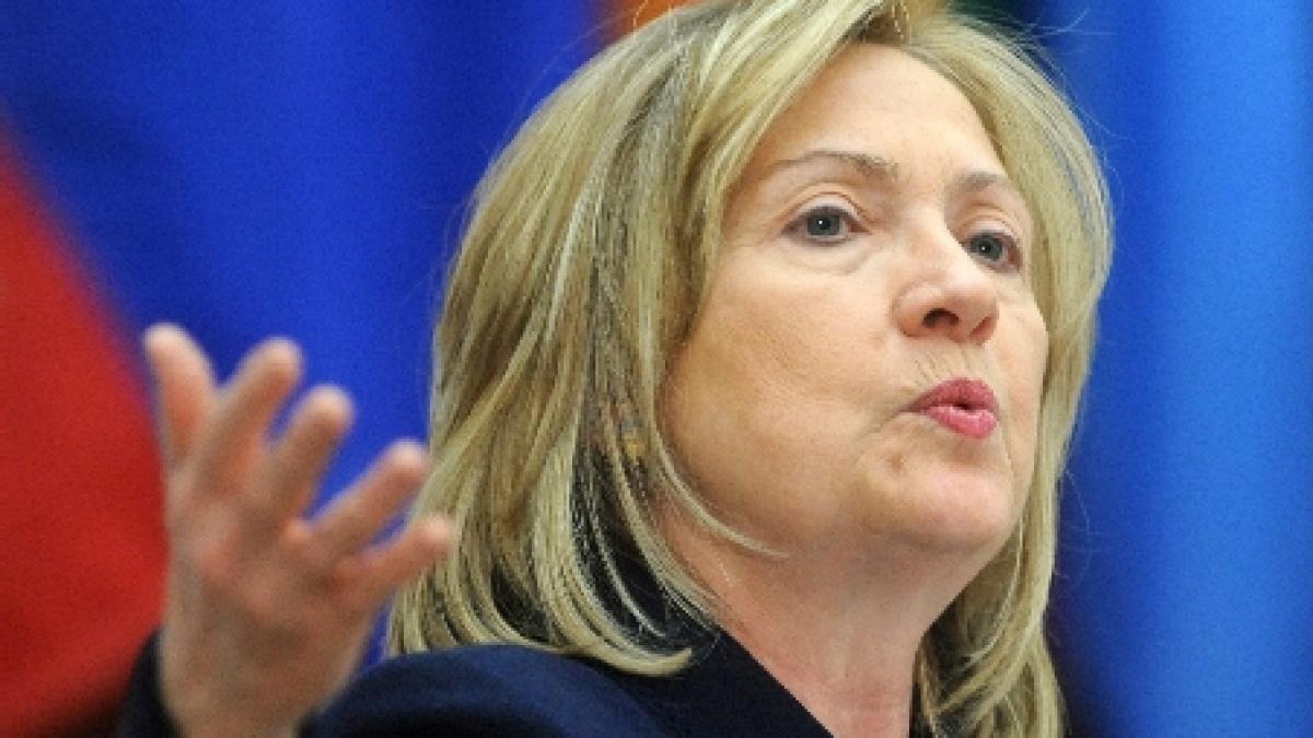 Hillary Clinton: Soţia şi fiica lui Gaddafi au fugit în Tunisia