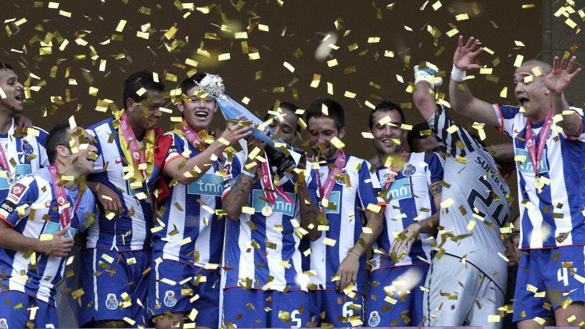 &quot;Careu de trofee&quot; pentru Săpunaru: Porto a cucerit Cupa după 6-2 cu Guimaraes