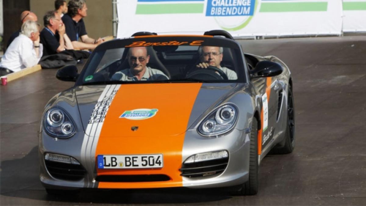 Porsche Boxster E prinde viaţă