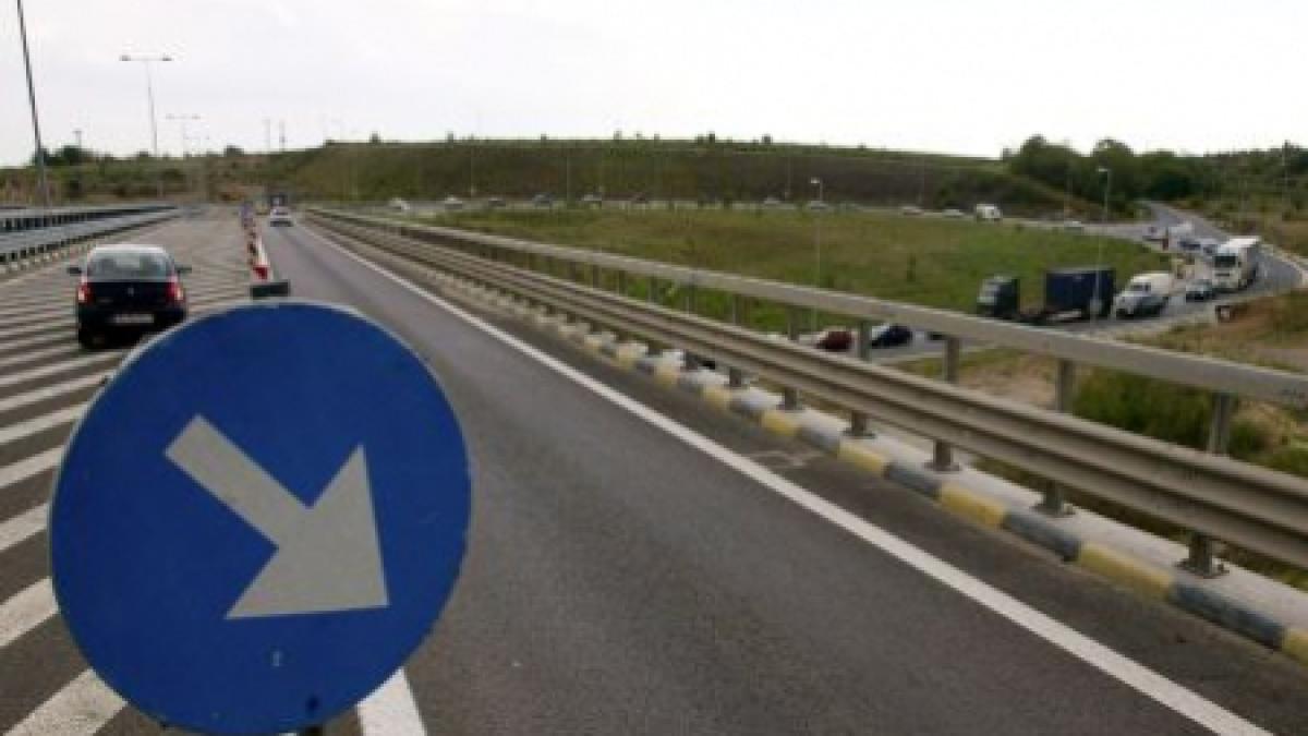 Firma care construia Autostrada Transilvania şi-a mutat utilajele la Kosovo