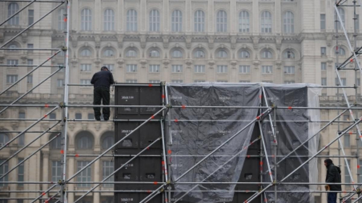 Piaţa Constituţiei va fi închisă în perioada 3-7 iunie, pentru pregătirea concertului Sting