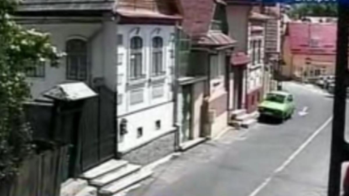 Primăria vinde o casă din centrul vechi al Braşovului cu 105 lei