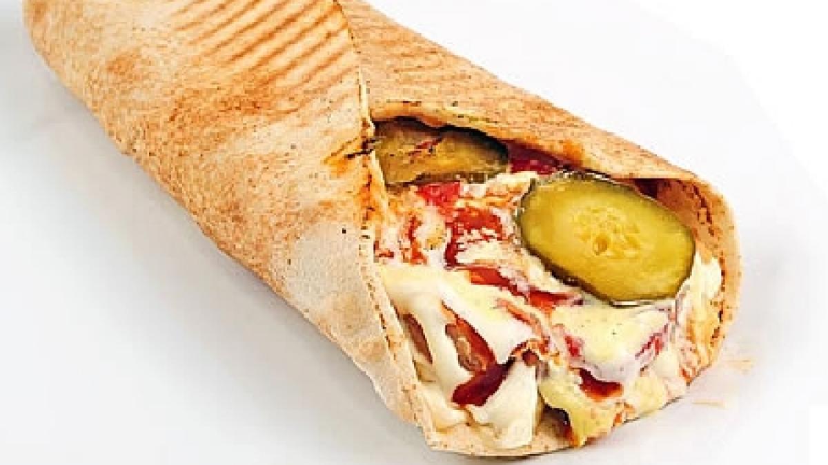 Bucureşti, capitala fast-food a României. Bucureştenii sunt ahtiaţi după sandwich-uri şi shaorme