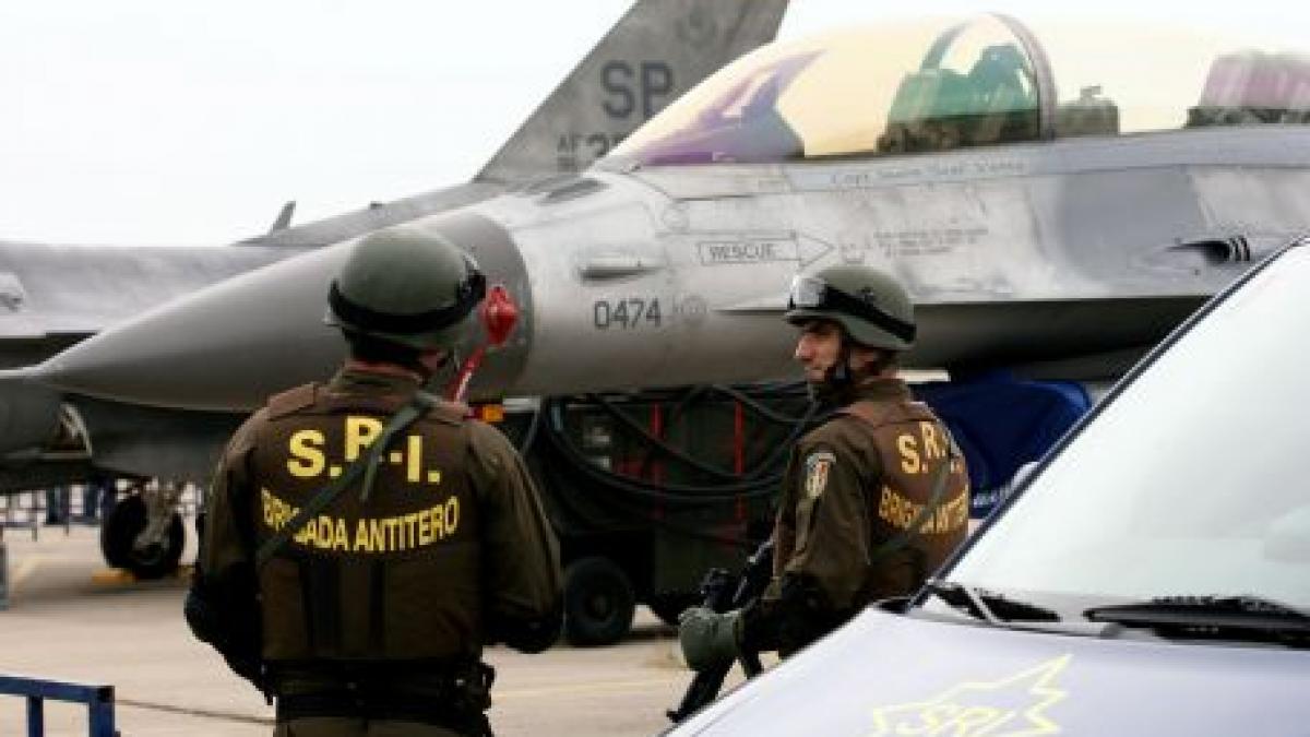 O geantă uitată în aeroport a pus pe jar brigada antitero din Târgu Mureş