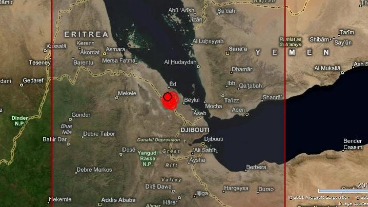 A erupt un vulcan din Africa. Norul de cenuşă creat este la 13 kilometri înălţime