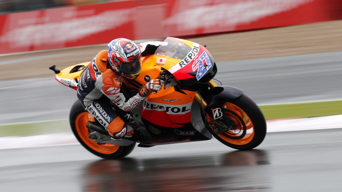 Casey Stoner a câştigat la Silverstone şi a devenit lider la general în MotoGP