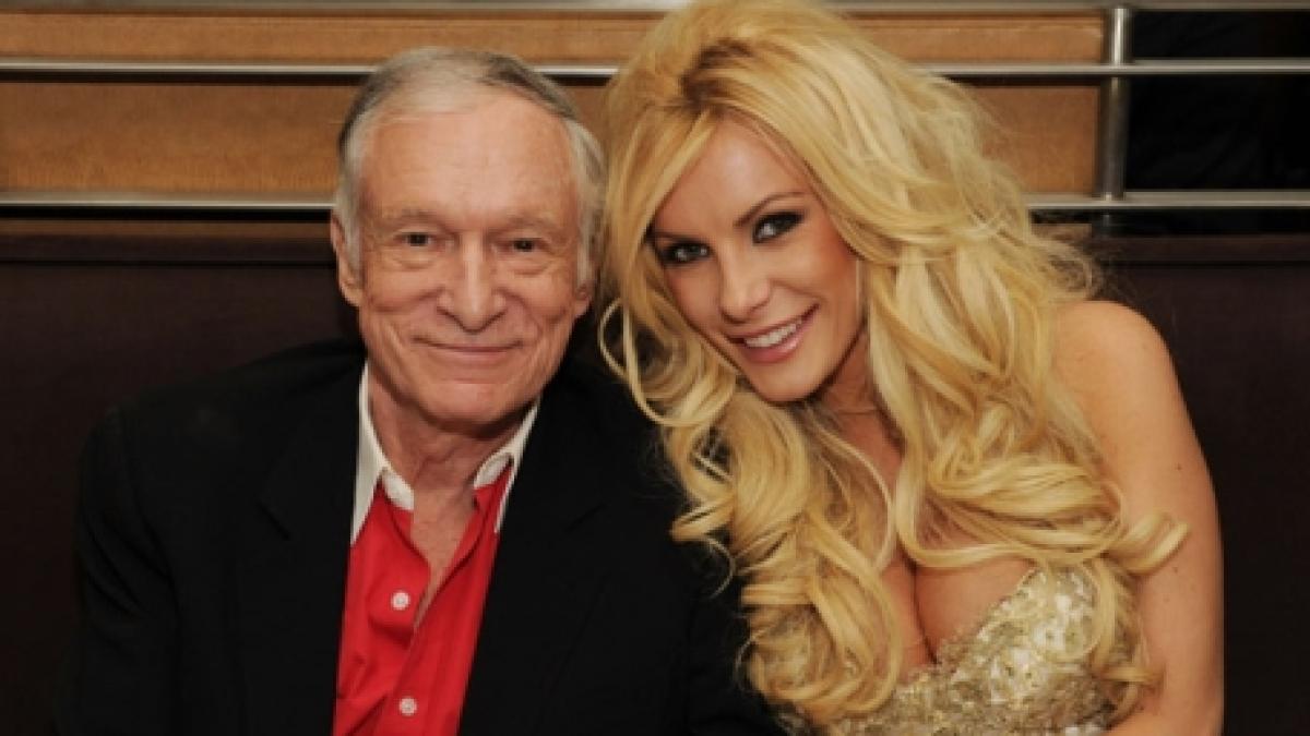 Hugh Hefner &quot;ar fi trebuit să fie părăsit la altar&quot;. Crystal s-ar fi ales cu 500.000 de dolari