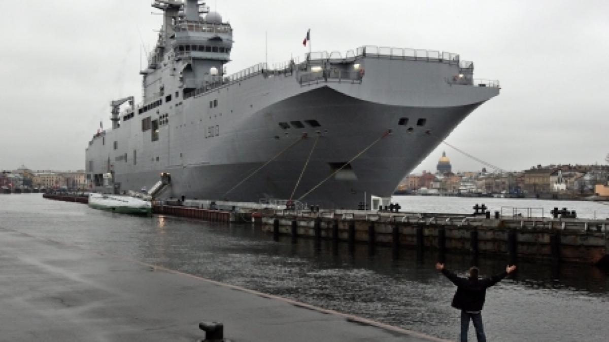 Rusia cumpără două nave de război de la Franţa pentru un miliard de dolari 