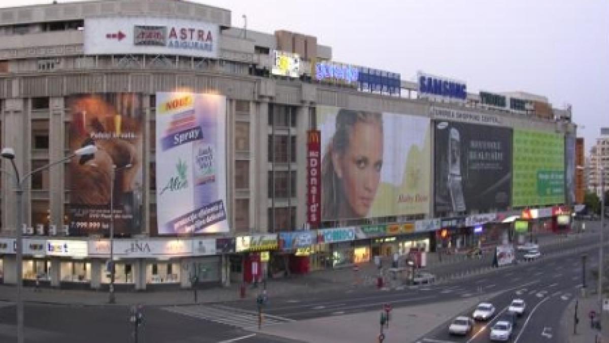 Alertă în centrul Bucureştiului: O geantă suspectă, abandonată în magazinul Unirea