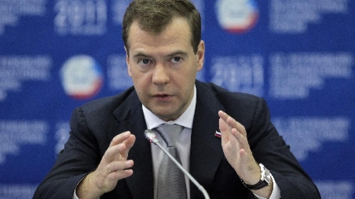 Medvedev nu doreşte să candideze împotriva lui Putin la alegerile din 2012