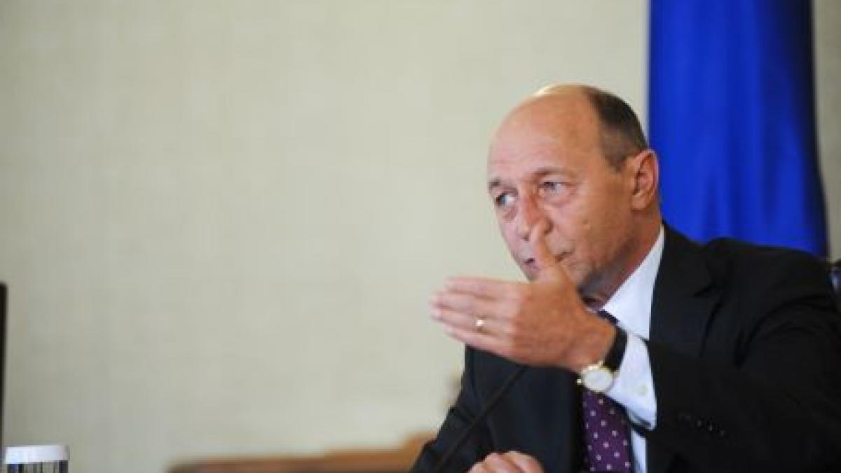 Băsescu: Adrian Năstase este mult mai matur decât Ponta. Cu Ion Iliescu poţi discuta în mod real