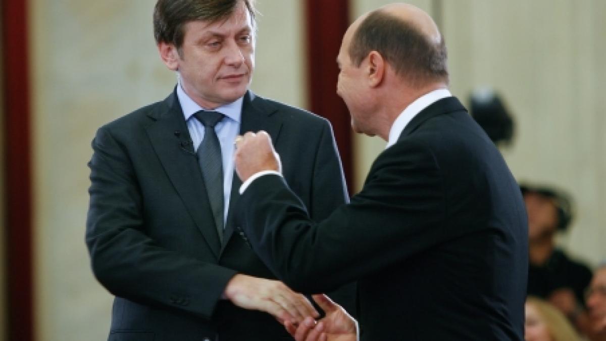 Băsescu l-a întrebat &quot;în particular&quot; pe Antonescu dacă mai rămâne în opoziţie