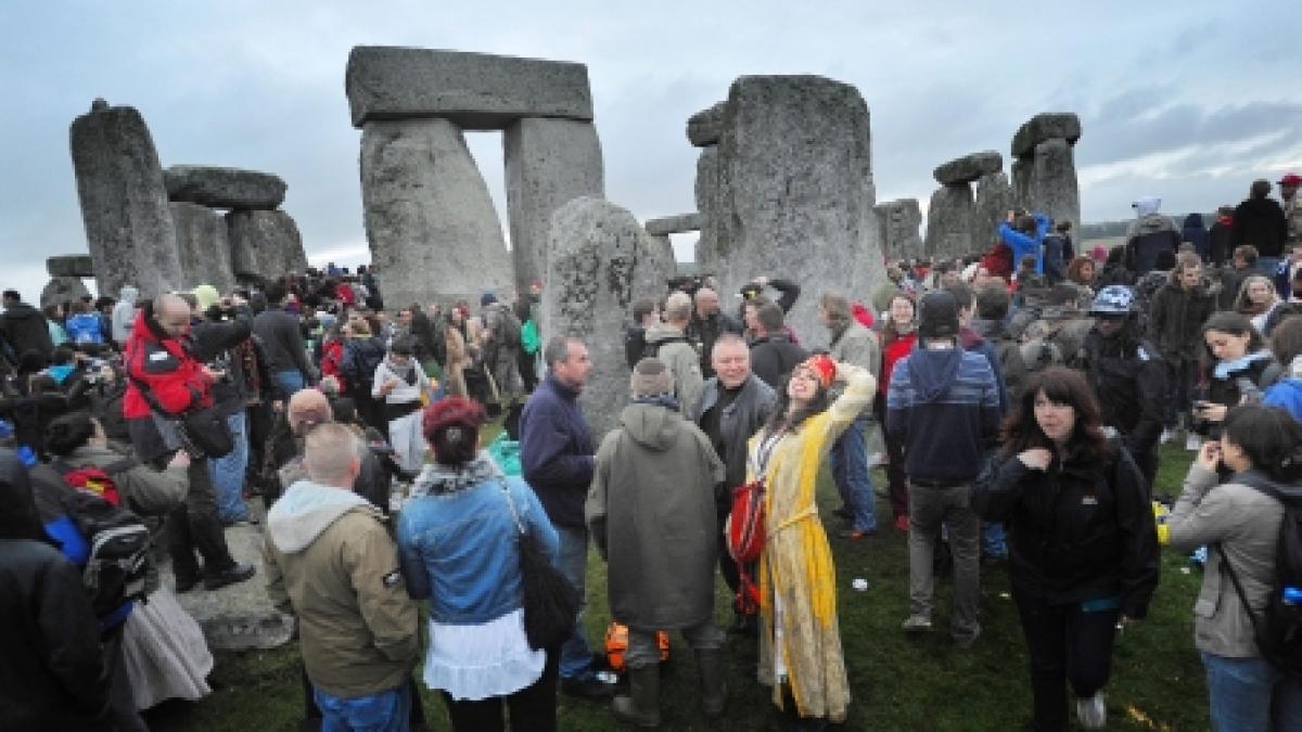 Peste 18.000 de oameni au sărbătorit solstiţiul de vară la Stonehenge