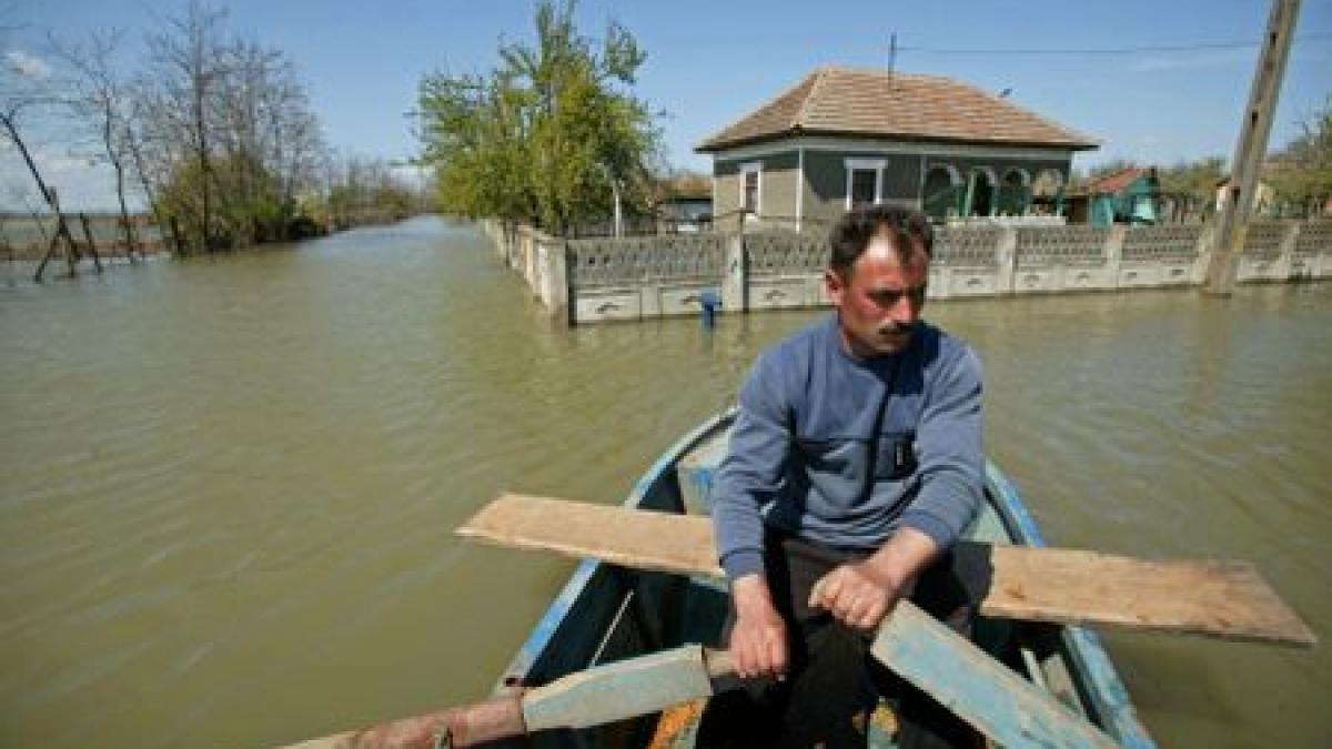 Cod galben de inundaţii, de vineri seara până duminică la prânz. Vezi prognoza meteo