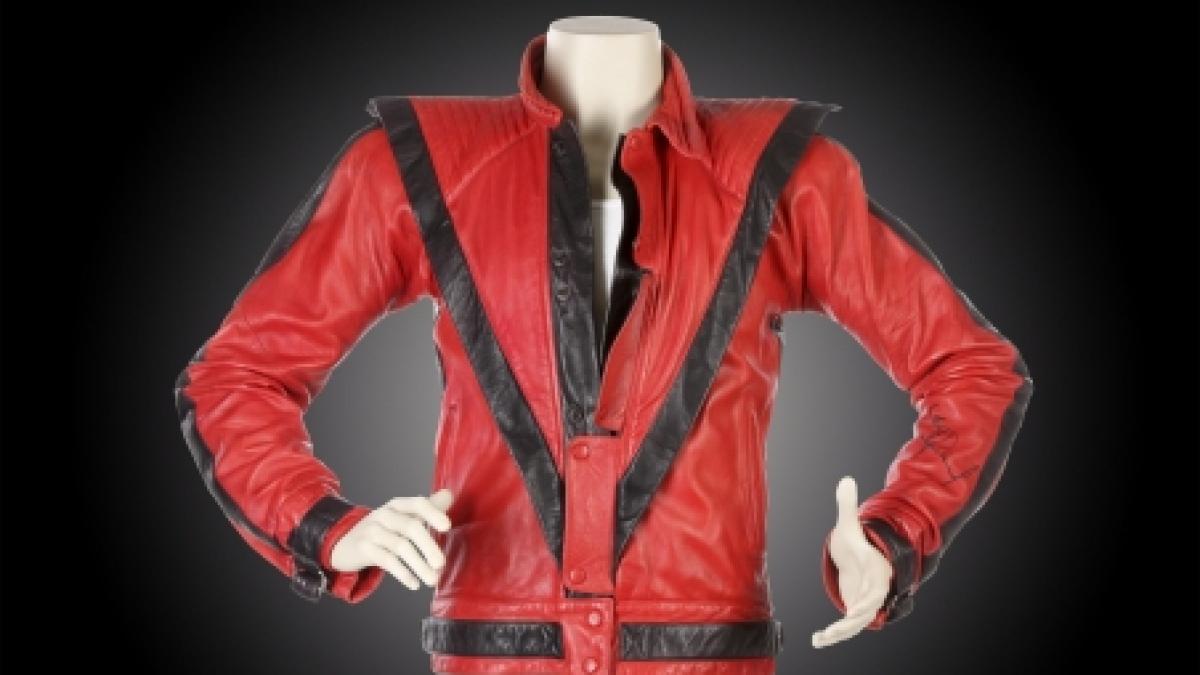 Jacheta purtată de Michael Jackson în &quot;Thriller&quot; s-a vândut cu 1,5 milioane de dolari