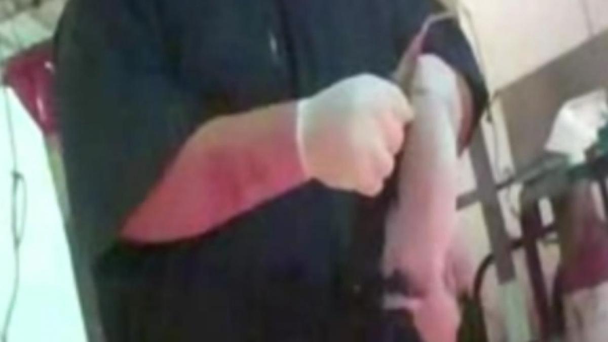 Imagini extrem de violente. Porci bătuţi, tăiaţi şi omorâţi la o fermă din Iowa