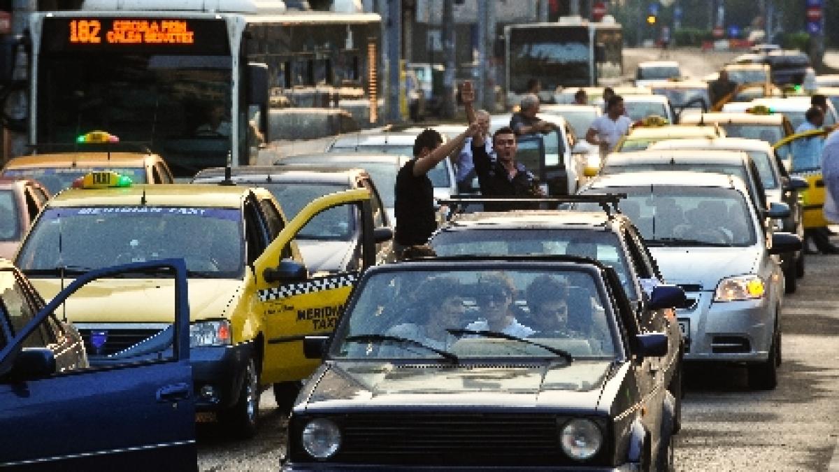 Bucureştenii sunt nemulţumiţi de poluarea şi zgomotul de la Pasajul Basarab