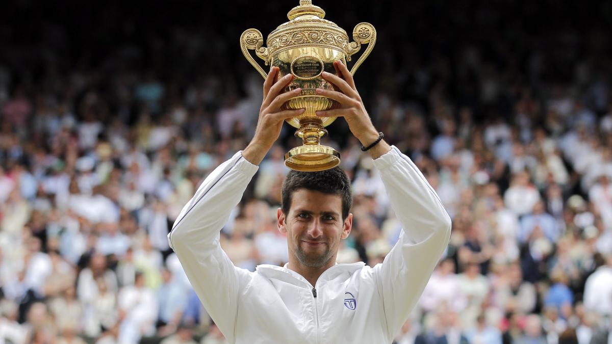 Novak Djokovic a câştigat în premieră titlul la Wimbledon