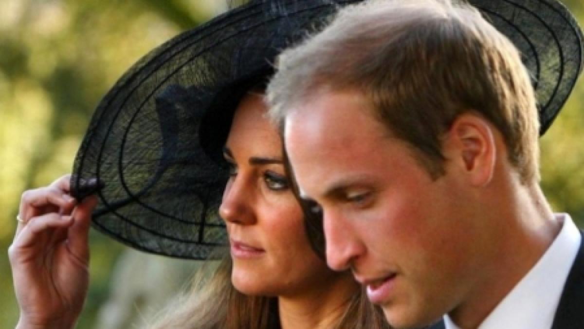 Prinţul William şi prinţesa Catherine s-au întrecut într-o cursă de bărci tradiţionale în Canada