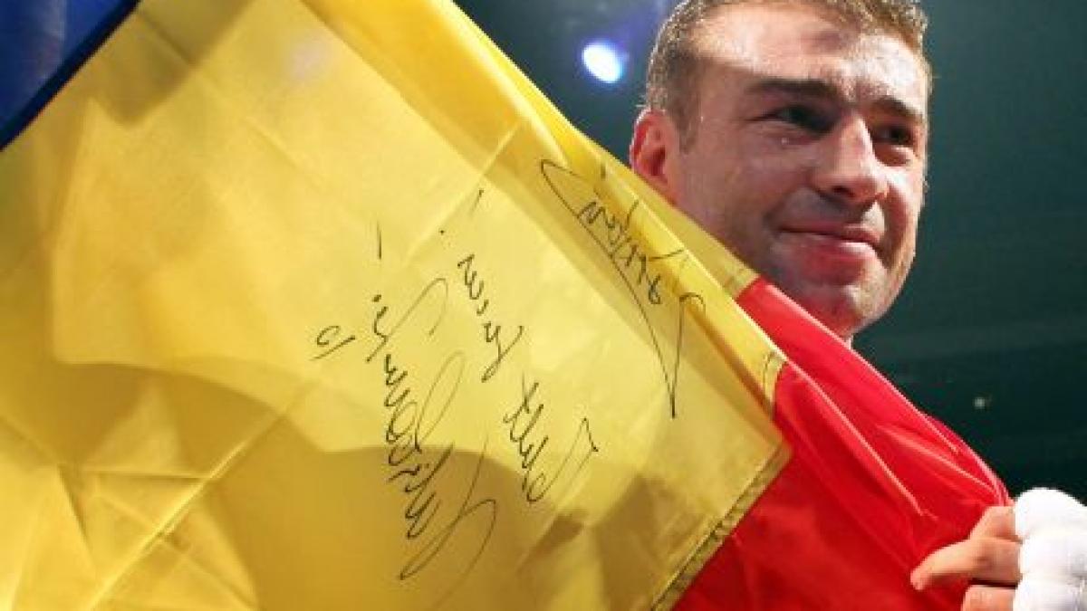 Elena Udrea, huiduită de publicul prezent la meciul lui Lucian Bute