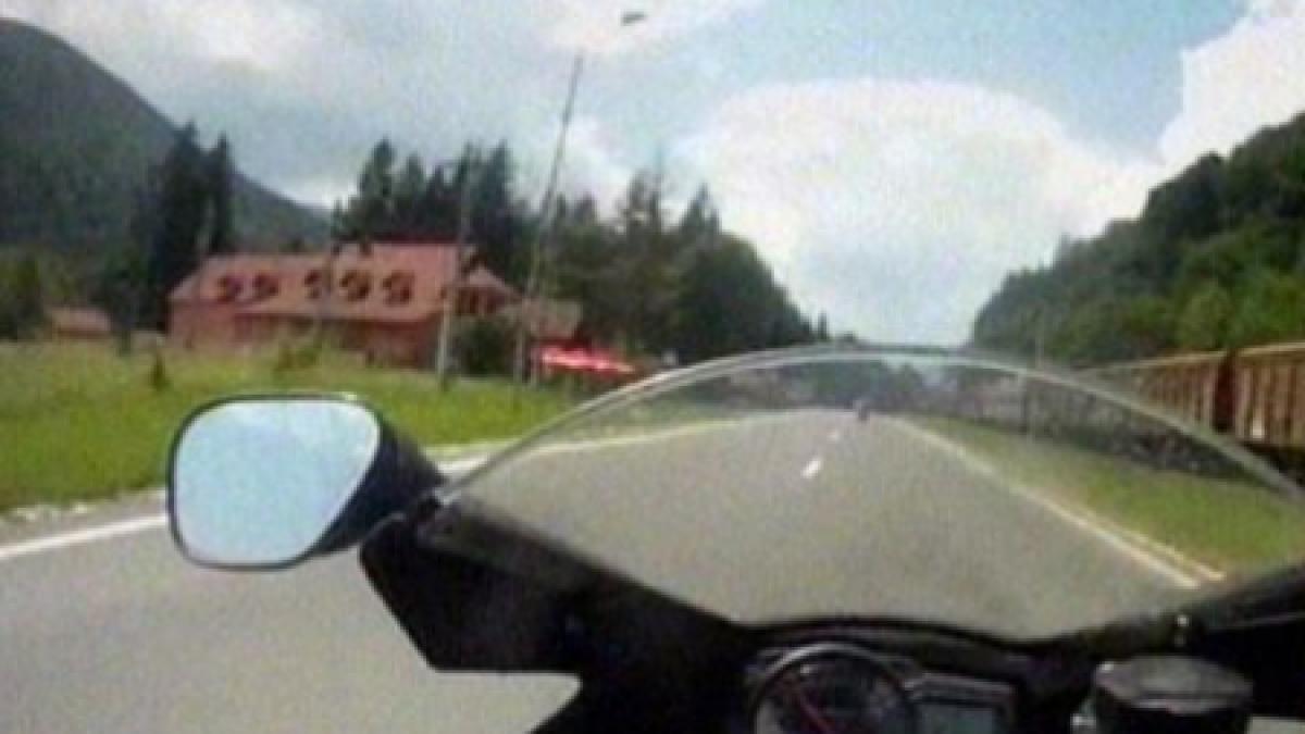 Arad. Un motociclist a fost surprins circulând cu 142 km/h