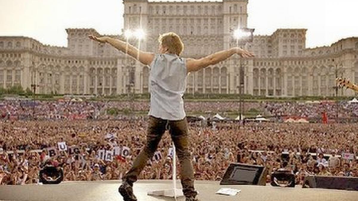 Lecţie de rock, oferită de Bon Jovi: Vezi imagini de la concertul din Piaţa Constituţiei