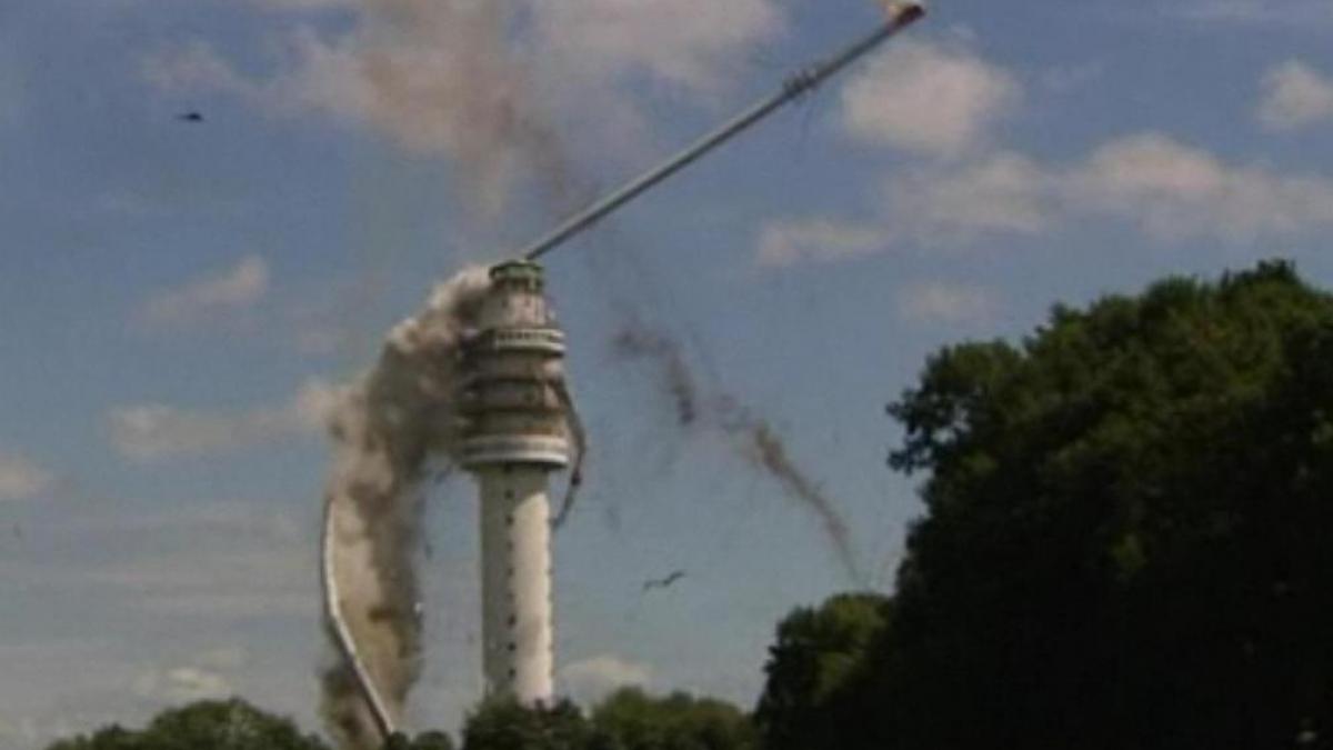 Televiziune în flăcări. Antena unui post TV din Olanda a fost distrusă de un incendiu