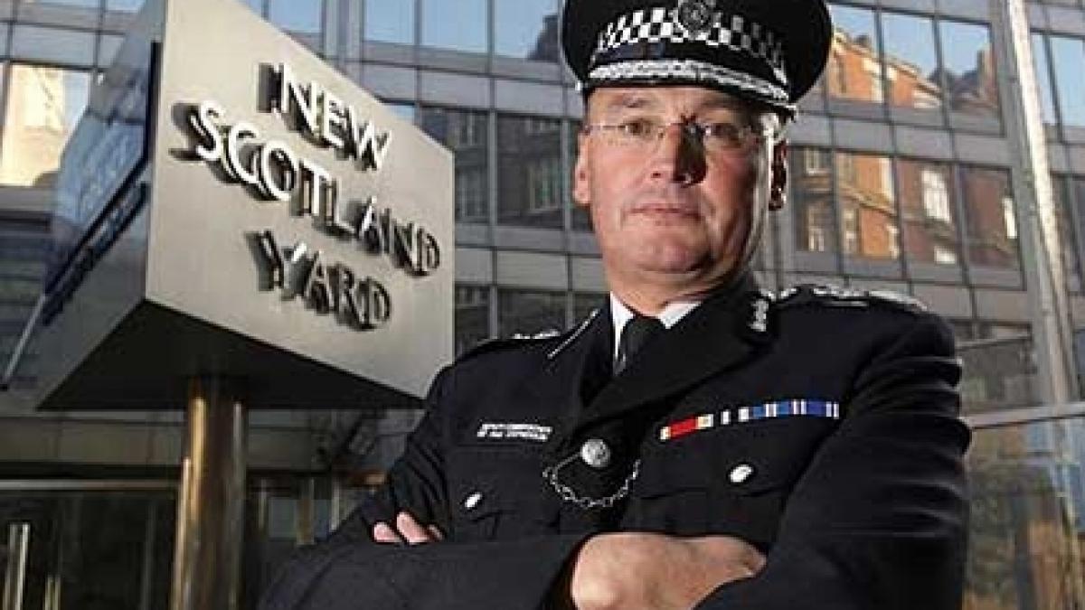 Scandalul News of the World: Şeful Scotland Yard şi adjunctul său au demisionat