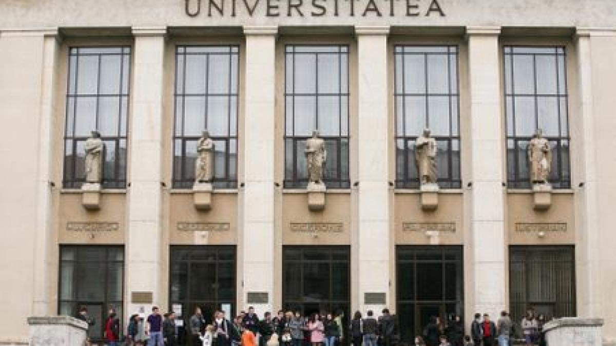 Facultăţile de stat profită în urma dezastrului de la Bacalaureat