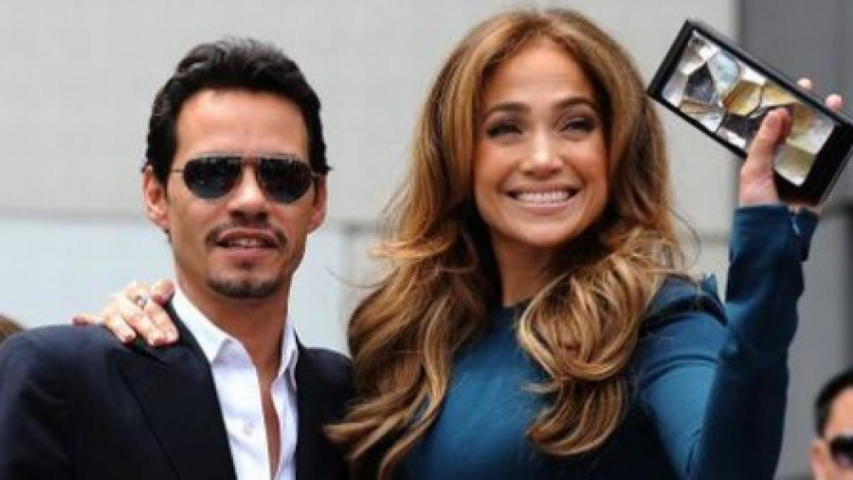 Mark Anthony îi controla garderoba lui Jennifer Lopez, pentru a se asigura că e decentă