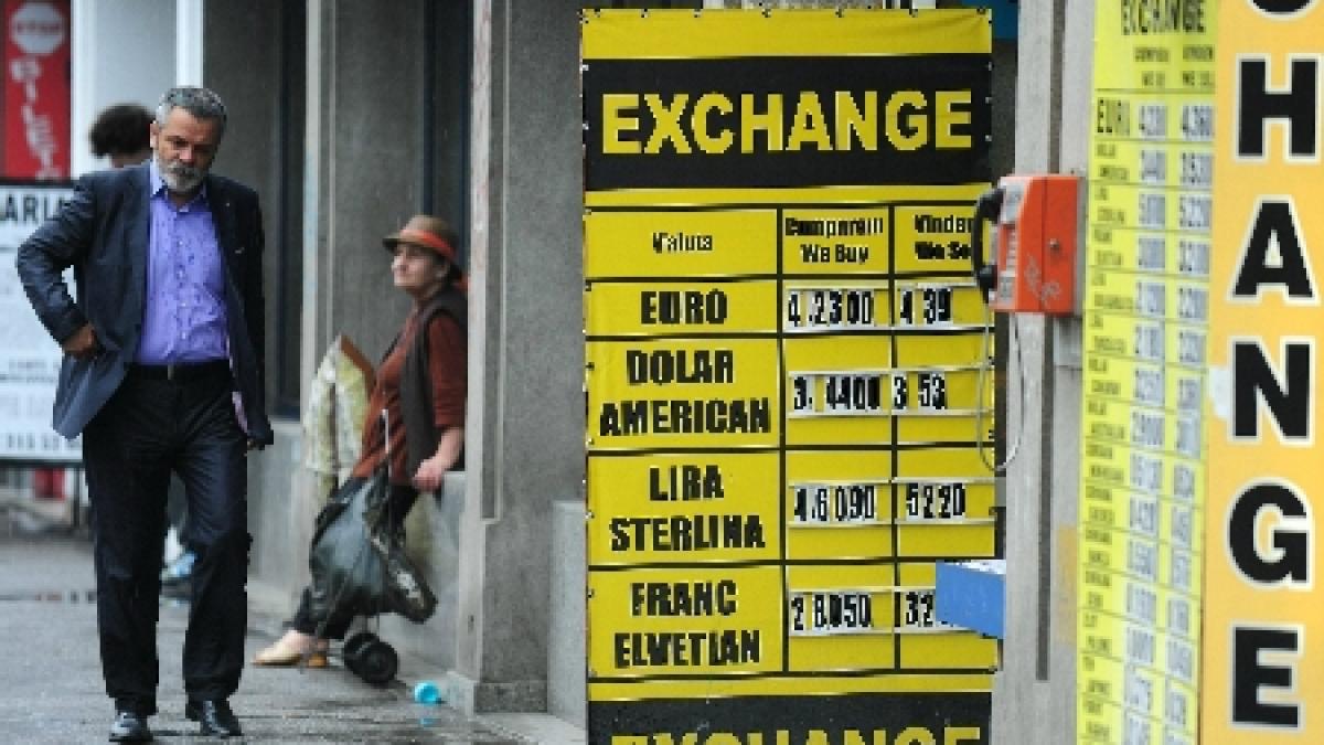 Leul încheie săptămâna în creştere faţă de euro şi de dolar. Vezi cursul BNR