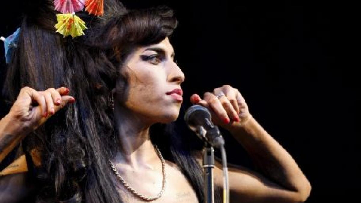 Amy Winehouse a murit. Artista ar fi decedat în urma unei supradoze