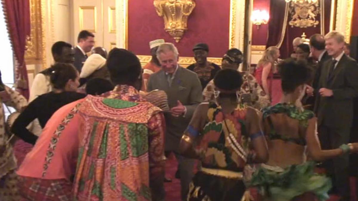 Prinţul Charles dansează pe ritmuri africane la Londra