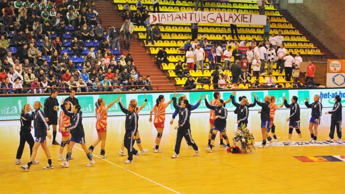 Echipele feminine româneşti şi-au aflat adversarele din cupele europene la handbal