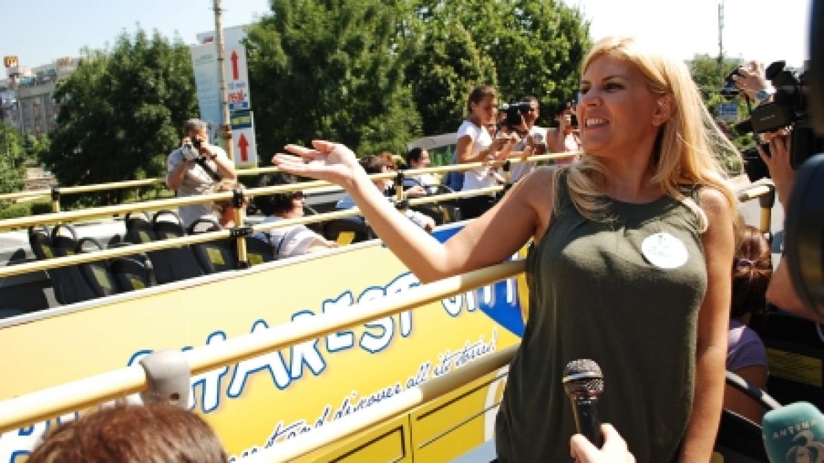 Traseu turistic al Capitalei, inaugurat de Udrea: 60.000 euro pentru autobuzele supraetajate timp de trei luni