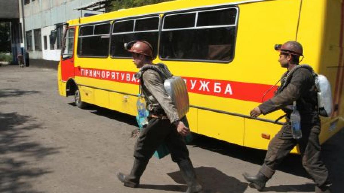 Zi de doliu naţional în Ucraina. Mai mulţi mineri au murit în două mine din estul ţării