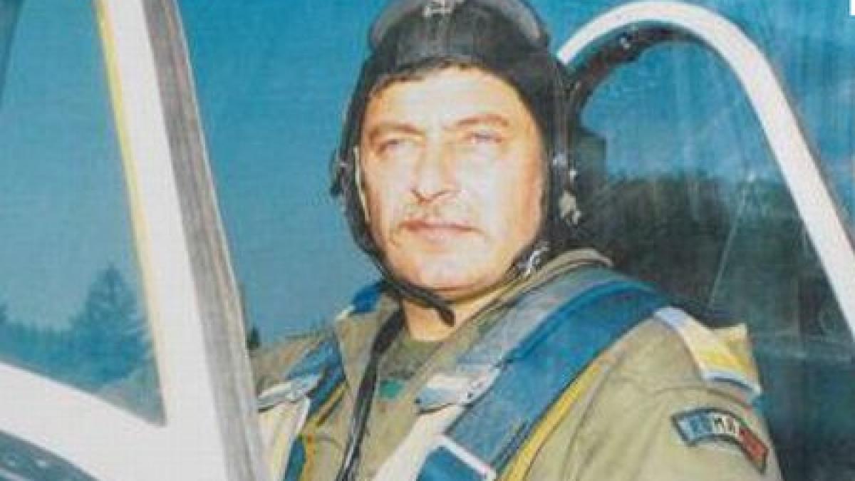 Pilotul Victor Huci, rănit în accidentul aviatic din Prahova, a murit