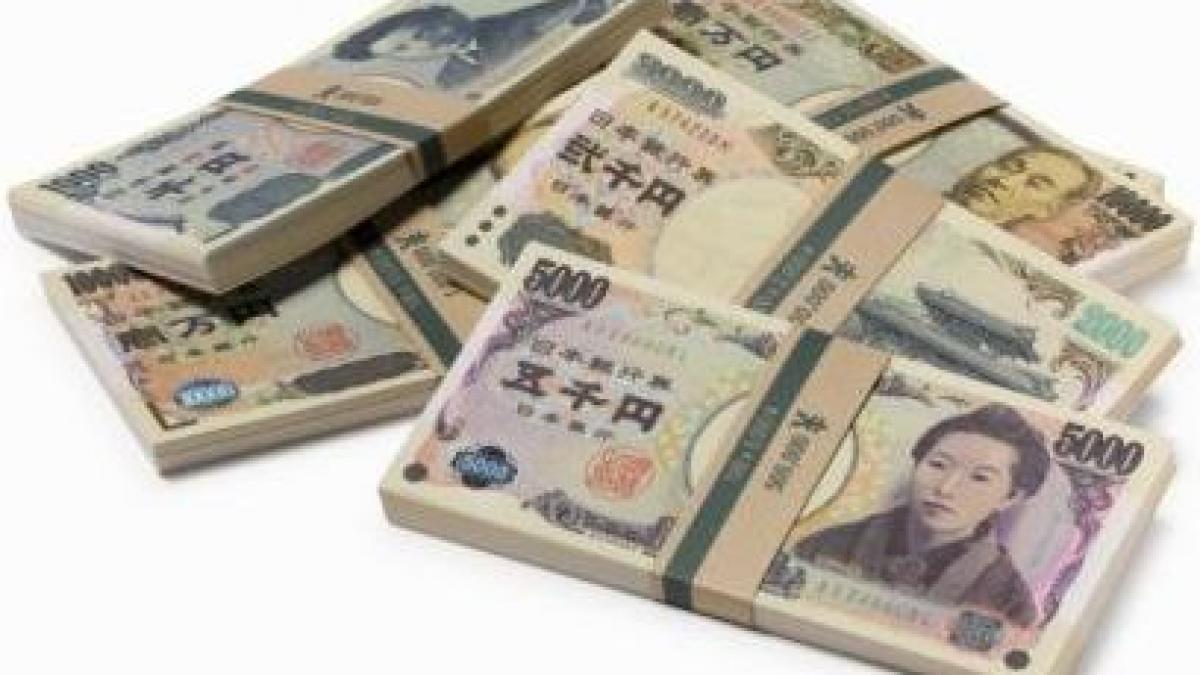 Guvernul japonez şi banca centrală au intervenit pentru a slăbi yenul