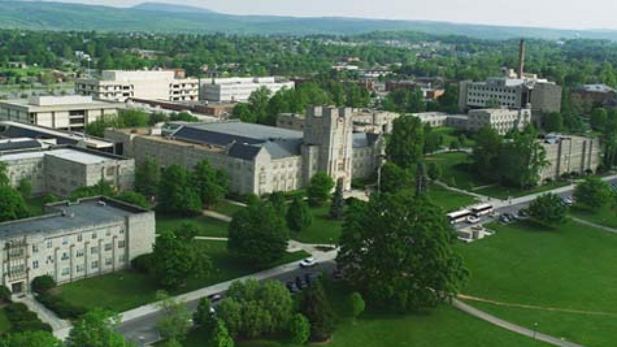 Panică la Virginia Tech. Studenţii au văzut un bărbat înarmat în campus