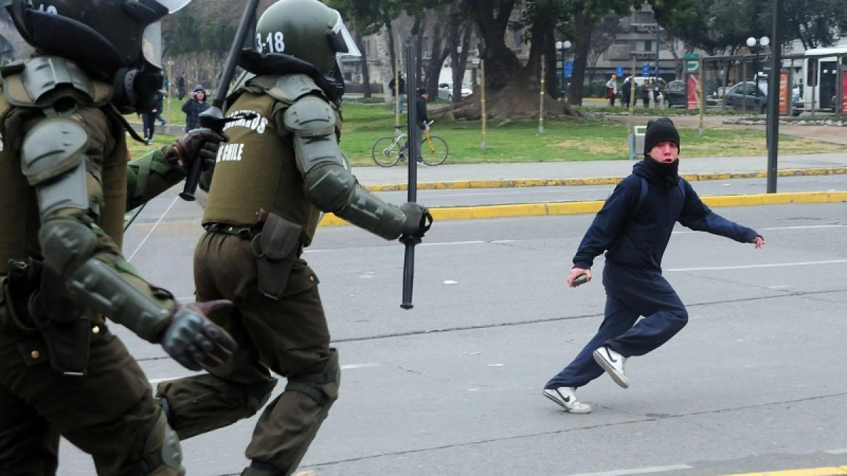 Proteste în Chile: Ciocniri violente între studenţi şi forţele de ordine