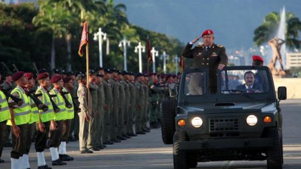 Hugo Chavez: Te îmbrăţişez, fratele meu Muammar Gaddafi şi îţi urez victorie!