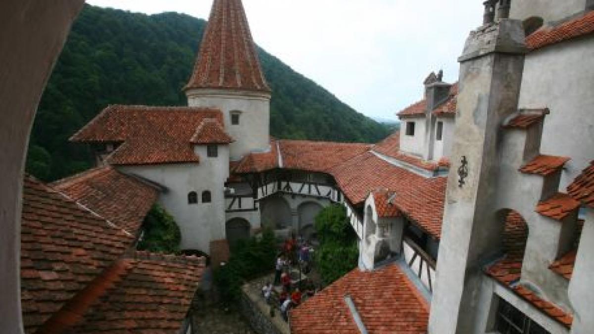 La Castelul Bran poţi cumpăra suveniruri făcute în China