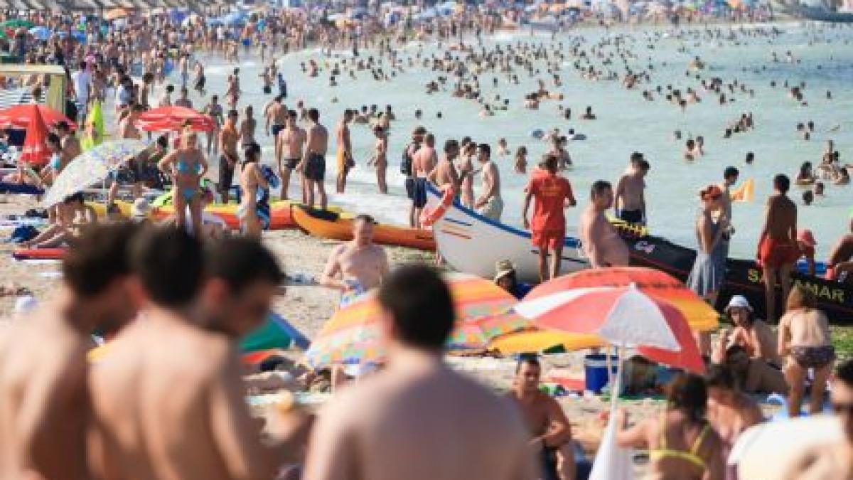 Toată lumea este la mare. Vezi aici câţi oameni au ales să petreacă weekendul pe litoral